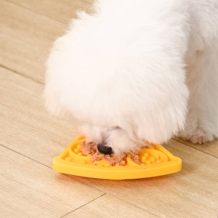 HugSmart Pet - Dog Bowl Pet lick mat | Pizza Slow Feeder